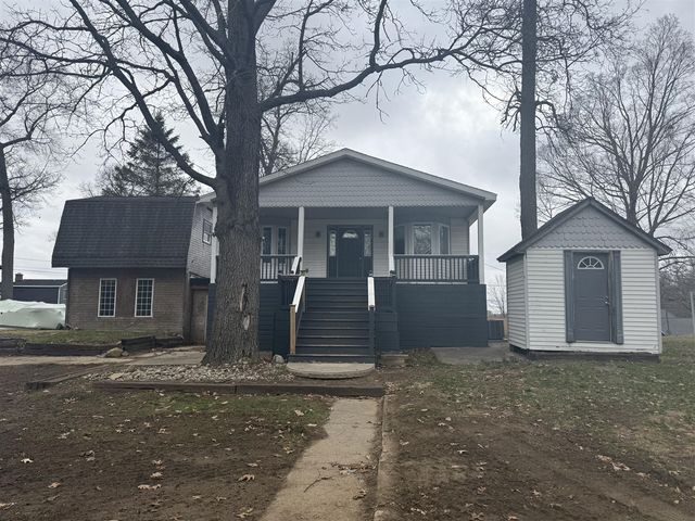 1747 Tennis Court, Pleasant Lake, MI 49272