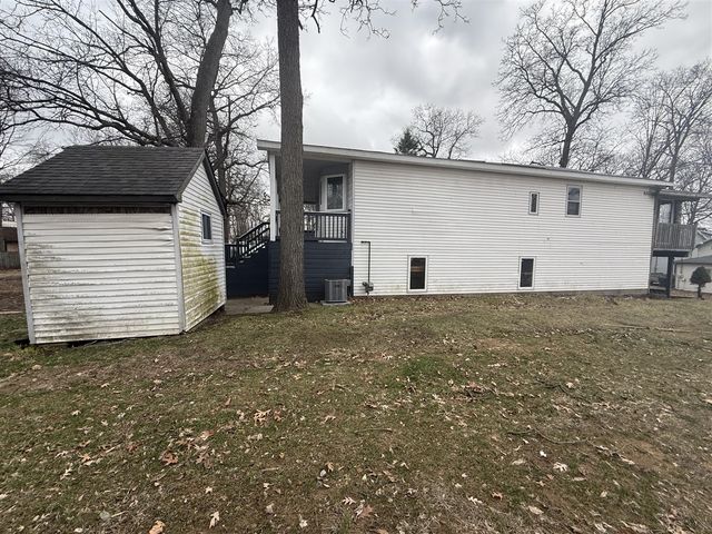 1747 Tennis Court, Pleasant Lake, MI 49272