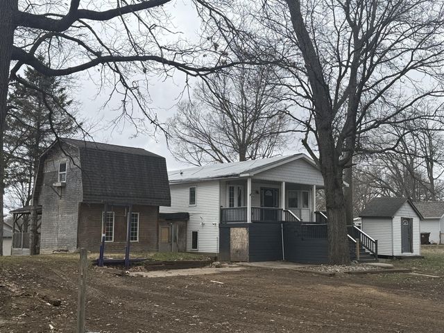 1747 Tennis Court, Pleasant Lake, MI 49272