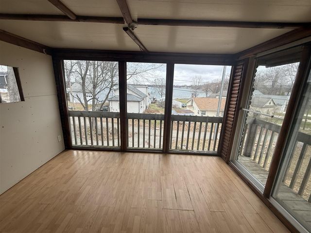 1747 Tennis Court, Pleasant Lake, MI 49272