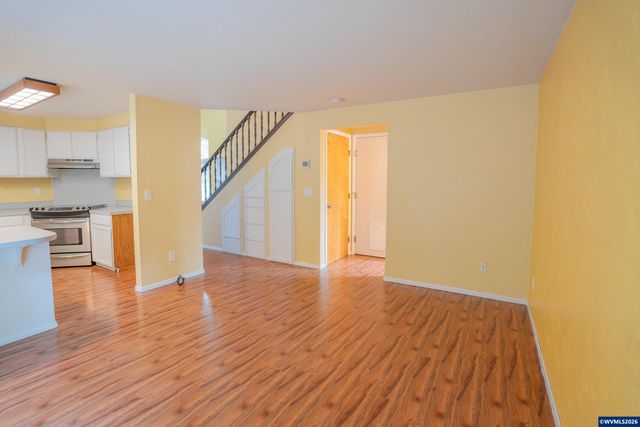 1213 NE Conroy Pl, Corvallis, OR 97330