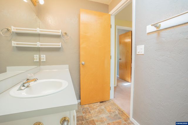 1213 NE Conroy Pl, Corvallis, OR 97330