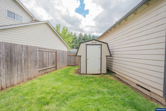 1213 NE Conroy Pl, Corvallis, OR 97330