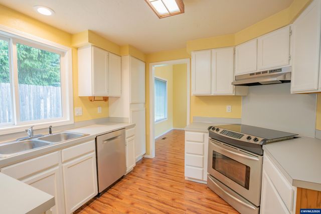 1213 NE Conroy Pl, Corvallis, OR 97330
