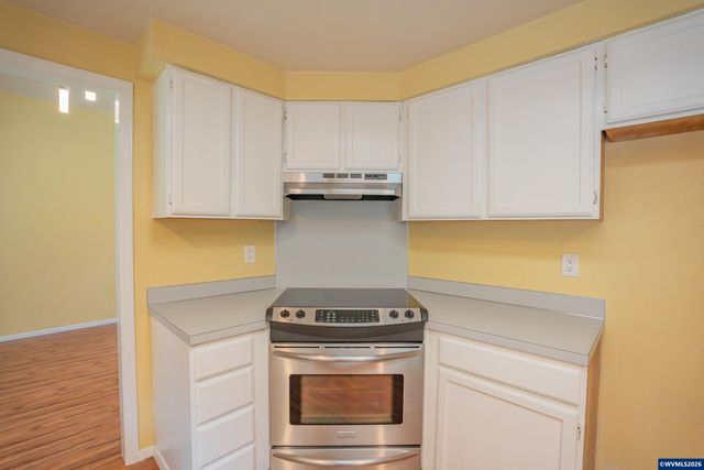1213 NE Conroy Pl, Corvallis, OR 97330