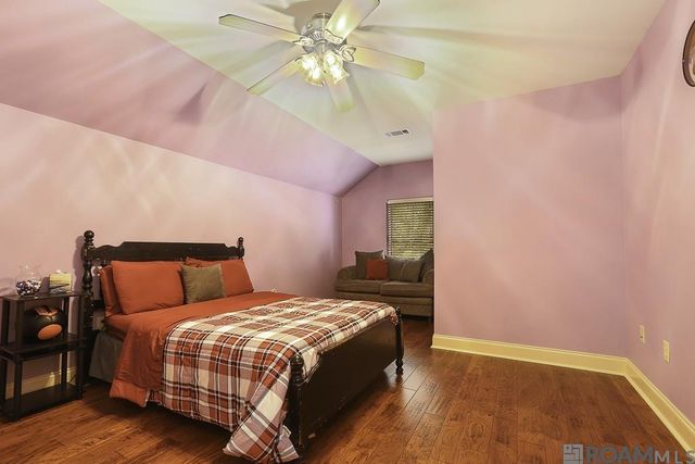 8567 Pin Oak Dr, Zachary, LA 70791