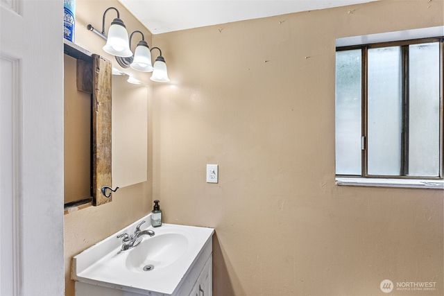 3303 11th ST, Bremerton, WA 98312