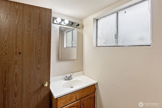 3303 11th ST, Bremerton, WA 98312