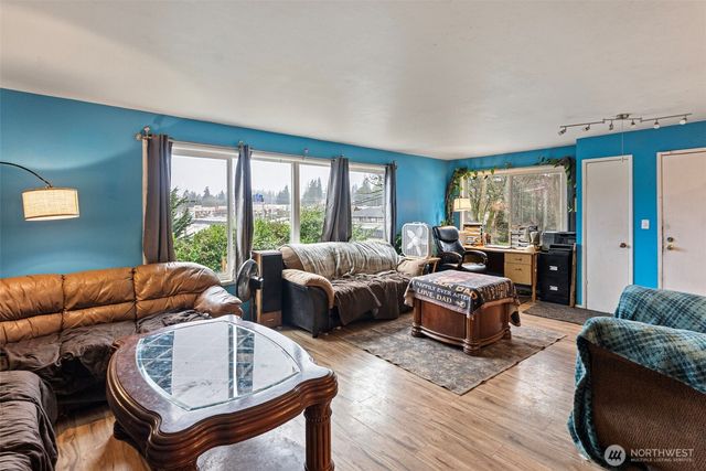 3303 11th ST, Bremerton, WA 98312