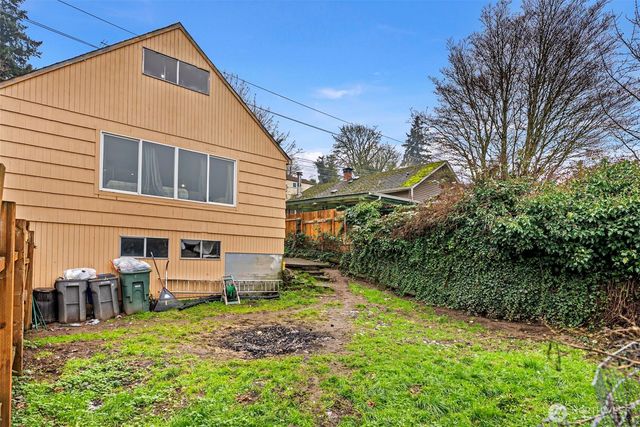 3303 11th ST, Bremerton, WA 98312