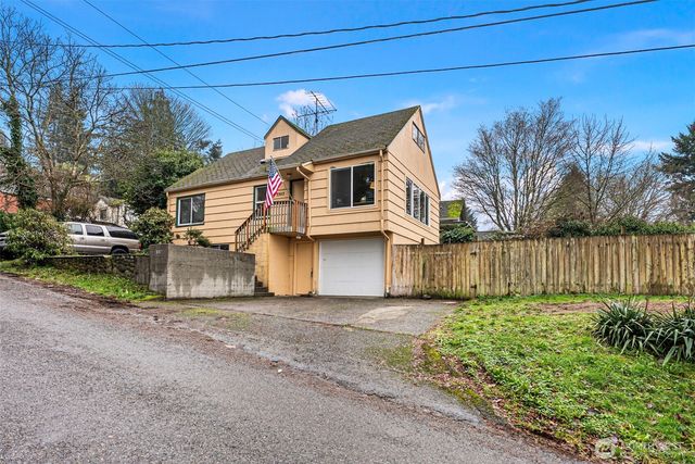 3303 11th ST, Bremerton, WA 98312