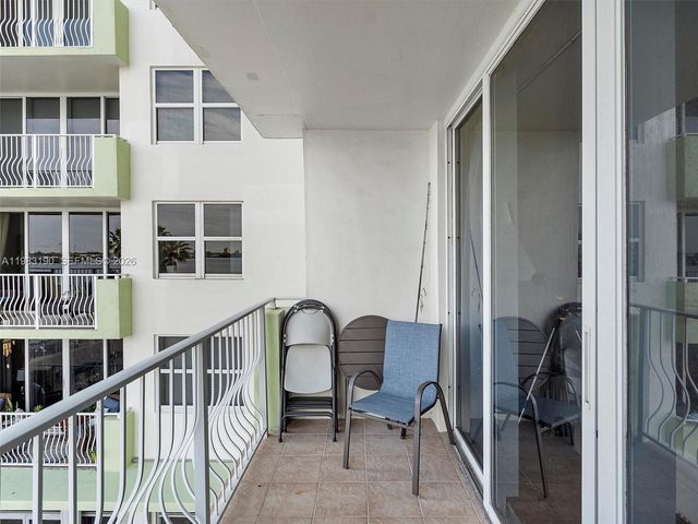 10350 W Bay Harbor Dr 4V, Bay Harbor Islands, FL 33154