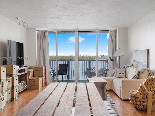 10350 W Bay Harbor Dr 4V, Bay Harbor Islands, FL 33154