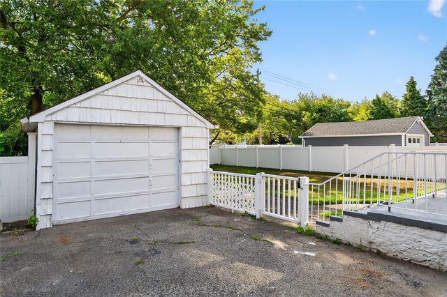 115 Norman Street, New Hyde Park, NY 11040