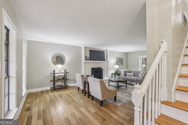 9950 Lake Forest Way, Roswell, GA 30076