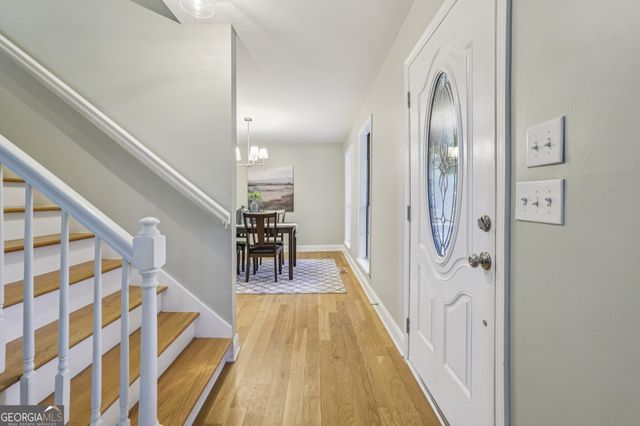 9950 Lake Forest Way, Roswell, GA 30076