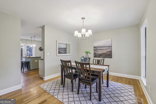 9950 Lake Forest Way, Roswell, GA 30076