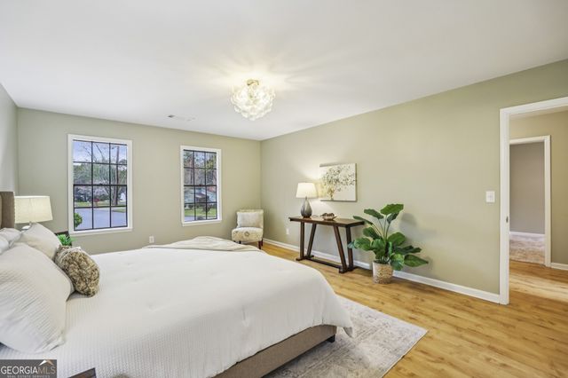 9950 Lake Forest Way, Roswell, GA 30076