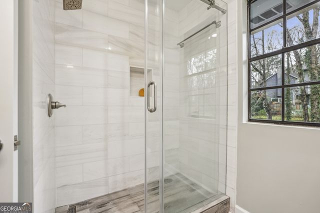 9950 Lake Forest Way, Roswell, GA 30076