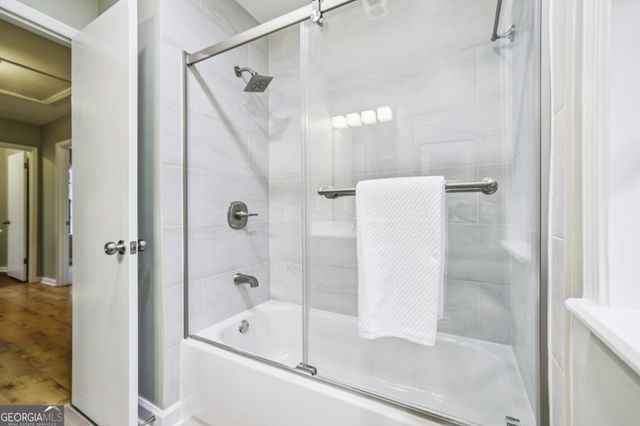 9950 Lake Forest Way, Roswell, GA 30076