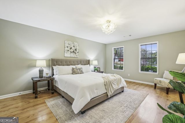 9950 Lake Forest Way, Roswell, GA 30076