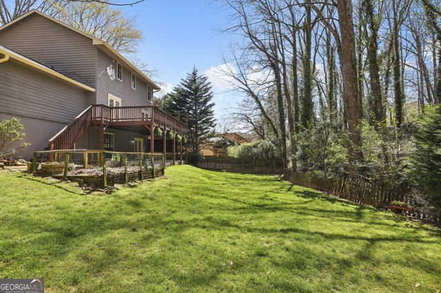 9950 Lake Forest Way, Roswell, GA 30076