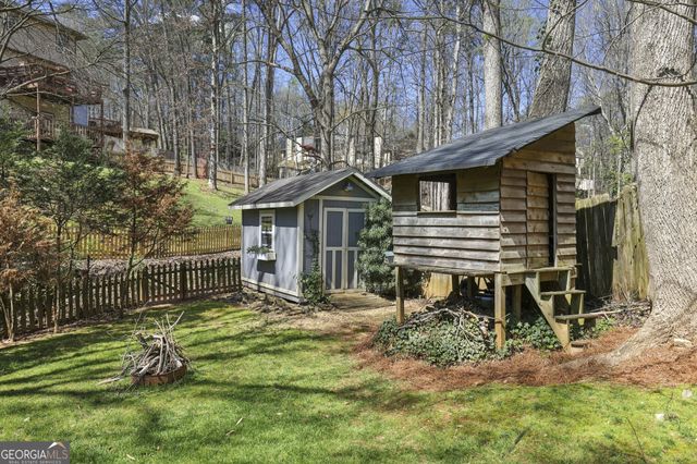 9950 Lake Forest Way, Roswell, GA 30076