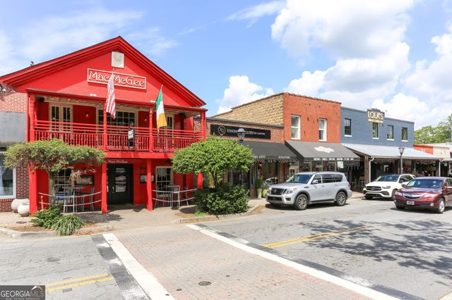 9950 Lake Forest Way, Roswell, GA 30076