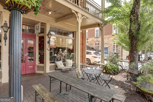 9950 Lake Forest Way, Roswell, GA 30076