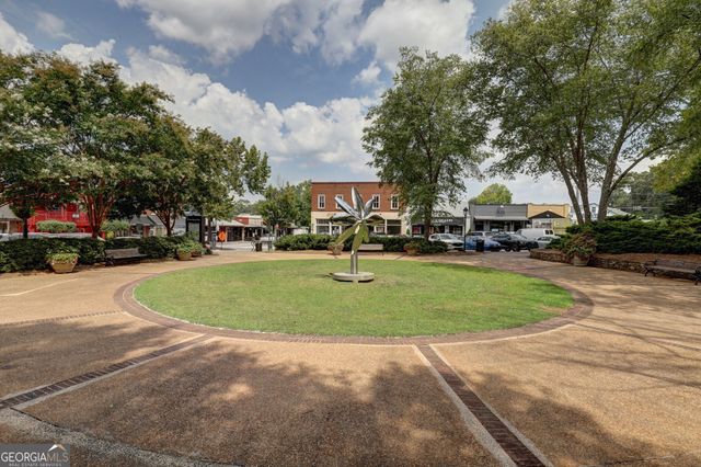 9950 Lake Forest Way, Roswell, GA 30076