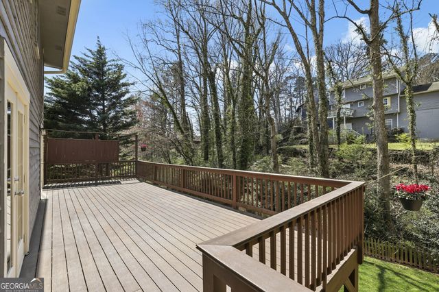 9950 Lake Forest Way, Roswell, GA 30076