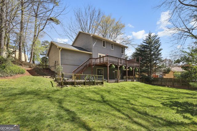 9950 Lake Forest Way, Roswell, GA 30076