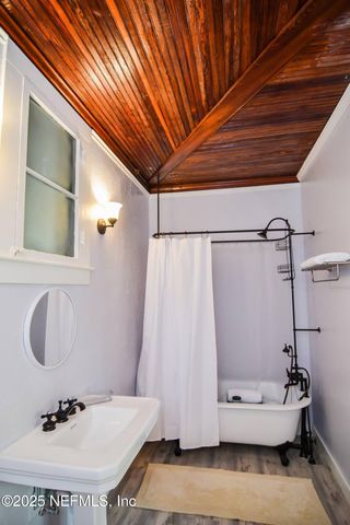 103 BEACON Street, Interlachen, FL 32148