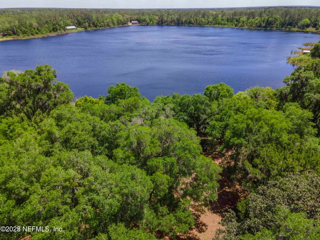 103 BEACON Street, Interlachen, FL 32148