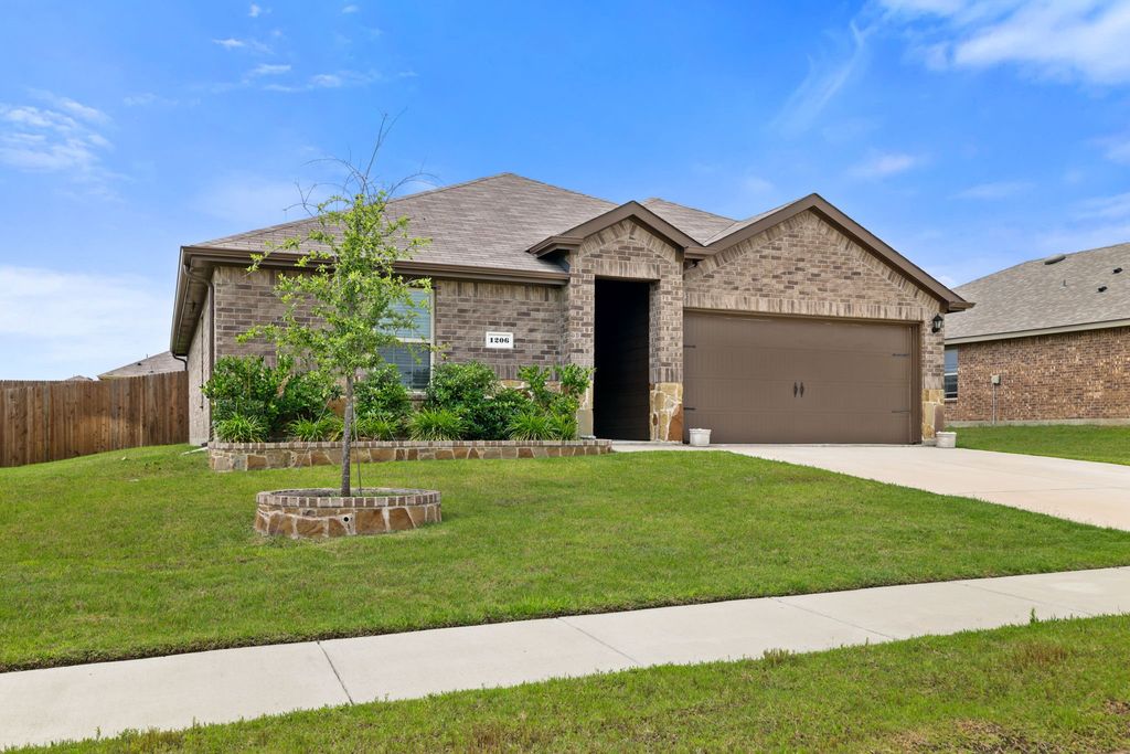 1206 Honeysuckle Drive, Josephine, TX 75189