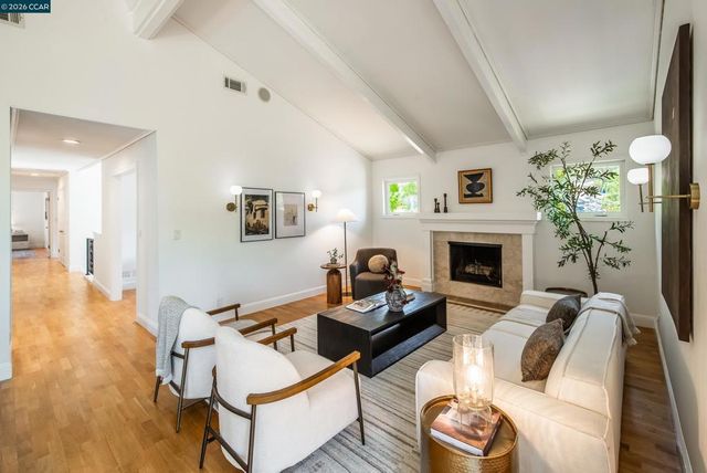 4033 Valente Dr, Lafayette, CA 94549