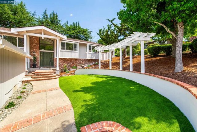 4033 Valente Dr, Lafayette, CA 94549