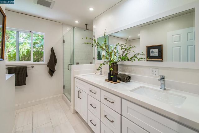 4033 Valente Dr, Lafayette, CA 94549
