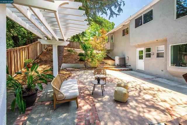 4033 Valente Dr, Lafayette, CA 94549