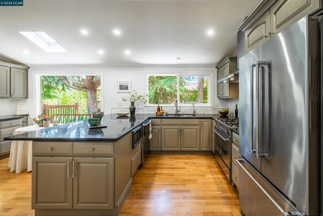 4033 Valente Dr, Lafayette, CA 94549