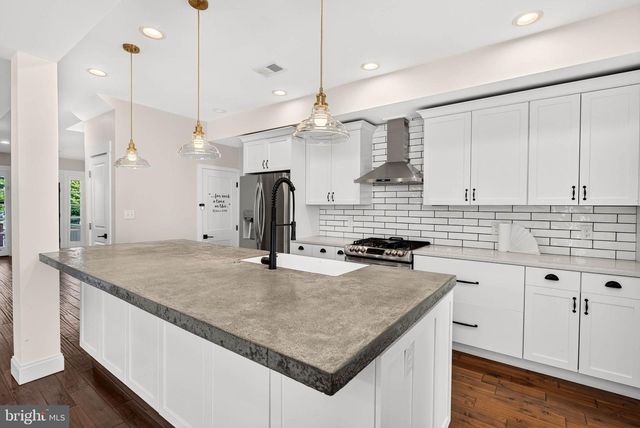 3802 GREENMOUNT AVE, Baltimore, MD 21218