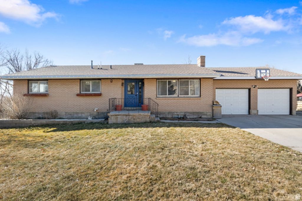 Image 1 of property listing at 166 S OLD COUNTY RD, Stockton, UT 84071