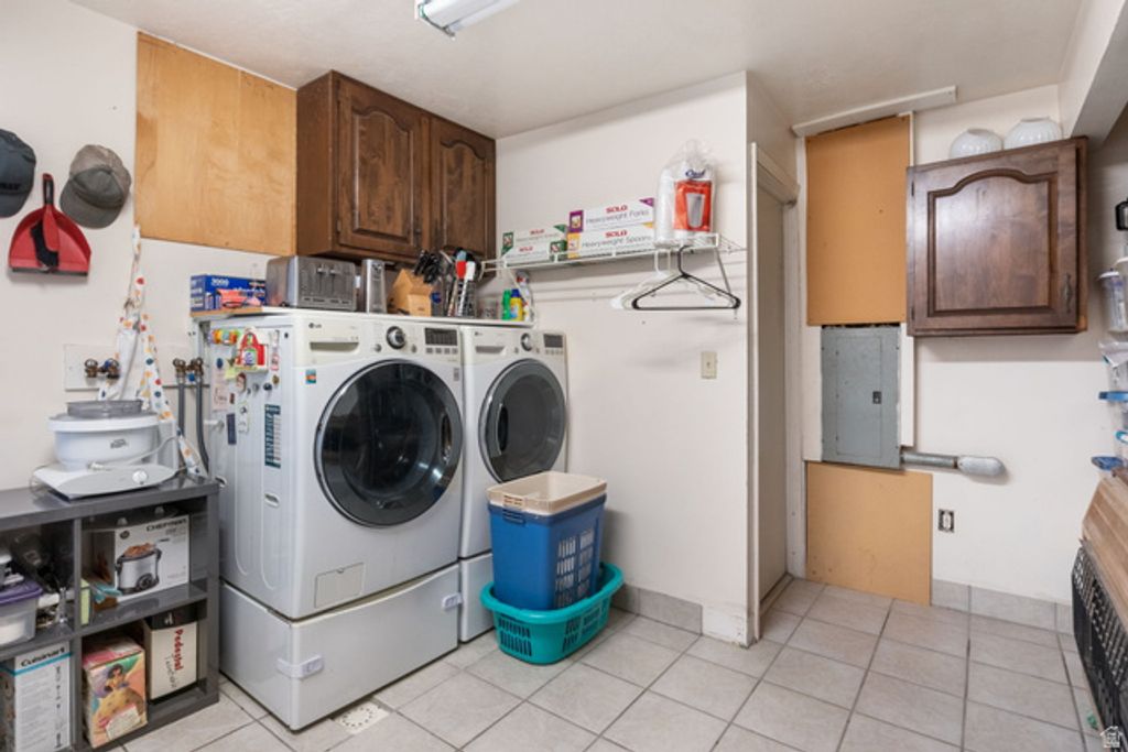 Image 18 of property listing at 166 S OLD COUNTY RD, Stockton, UT 84071