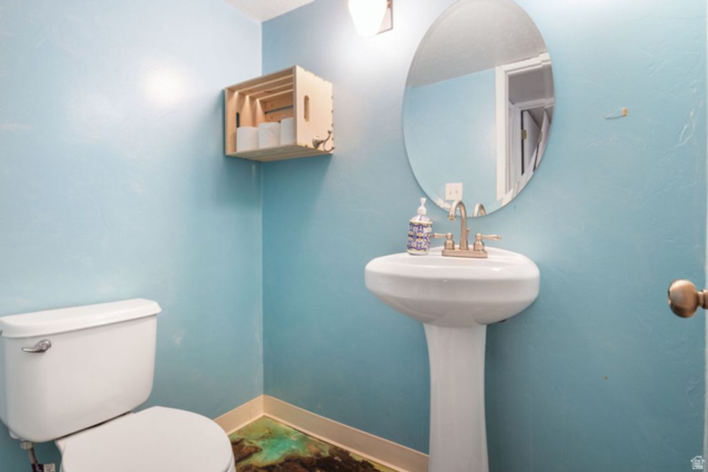 Image 24 of property listing at 166 S OLD COUNTY RD, Stockton, UT 84071