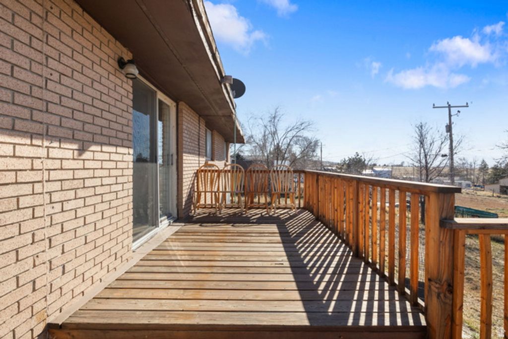 Image 26 of property listing at 166 S OLD COUNTY RD, Stockton, UT 84071