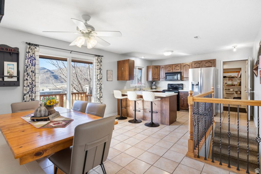 Image 6 of property listing at 166 S OLD COUNTY RD, Stockton, UT 84071