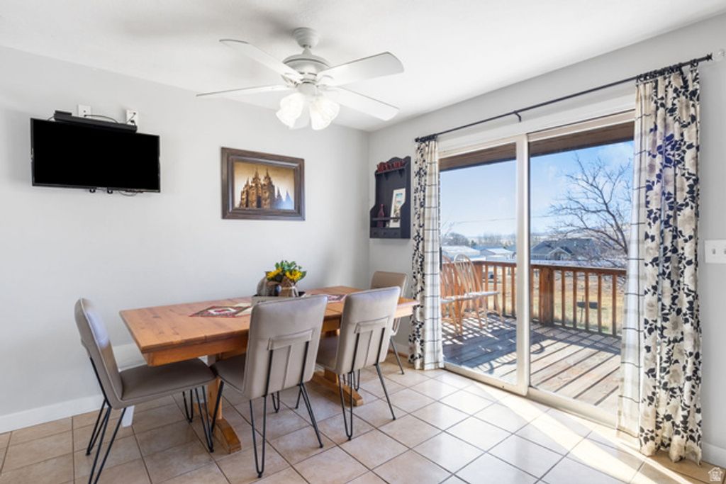 Image 7 of property listing at 166 S OLD COUNTY RD, Stockton, UT 84071