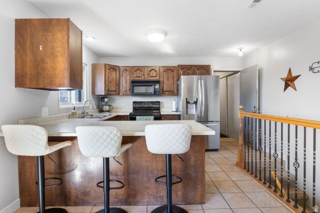 Image 8 of property listing at 166 S OLD COUNTY RD, Stockton, UT 84071