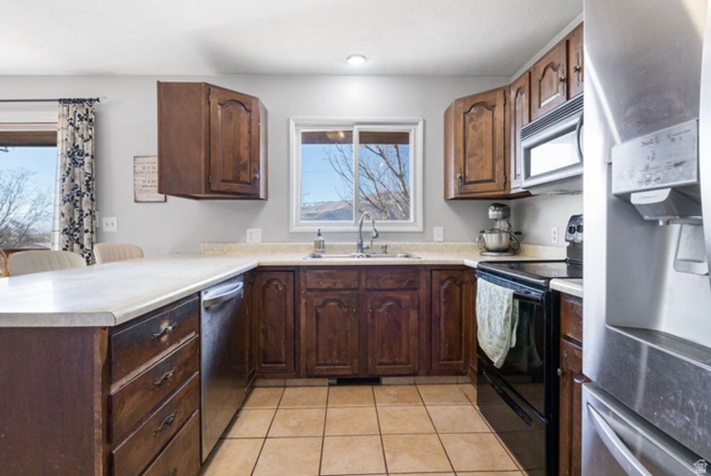 Image 9 of property listing at 166 S OLD COUNTY RD, Stockton, UT 84071