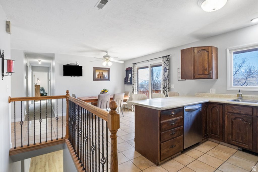 Image 10 of property listing at 166 S OLD COUNTY RD, Stockton, UT 84071